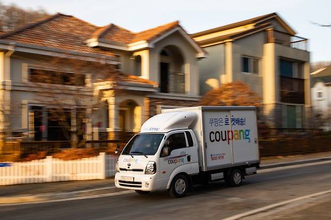 쿠팡 로켓배송 배송 차량.ⓒ쿠팡