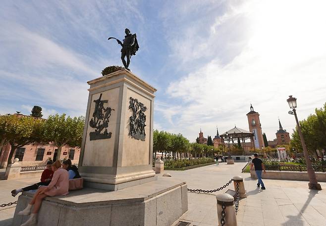 세르반테스 동상이 있는 알칼라 대학교 [사진/성연재 기자]