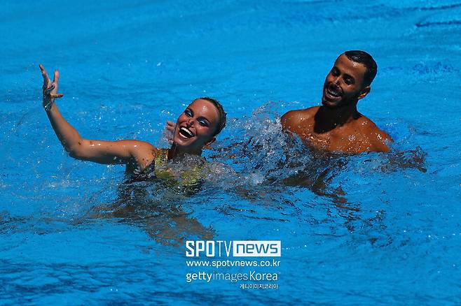 ▲ 2022 세계수영선수권대회 아티스틱 스위밍 혼성 듀엣 경기의 한 장면