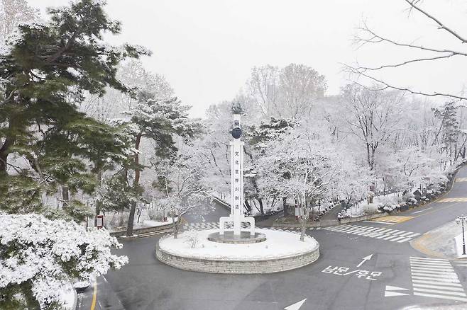 눈이 쌓인 경희대학교의 모습[경희대학교 제공]