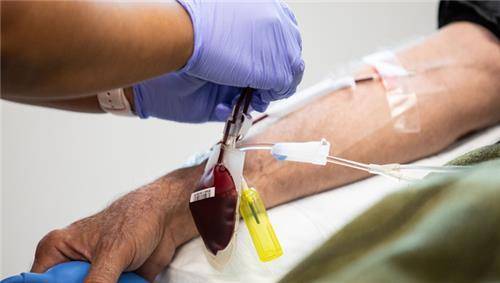 헌혈하는 중국인 [상관신문 캡처. 재판매 및 DB 금지]