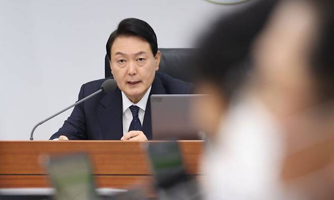 지난 6월 21일 서울 용산 대통령실 청사에서 열린 국무회의에서  발언하고 있는 윤석열 대통령. [이미지출처=연합뉴스]