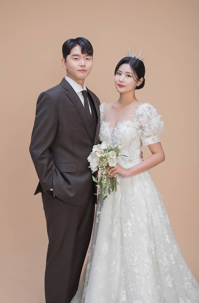 ▲ 남하준-이이슬 부부 ⓒ KIA 타이거즈