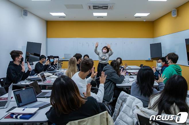 고려대 국제동계대학 한국어 수업을 듣고 있는 학생들의 모습. (고려대 제공)