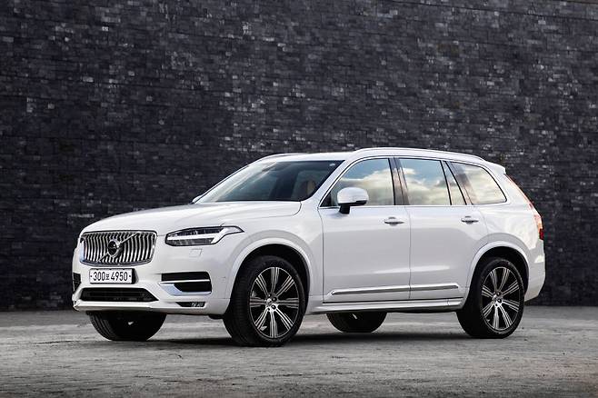 볼보 2023년식 XC90 B6.