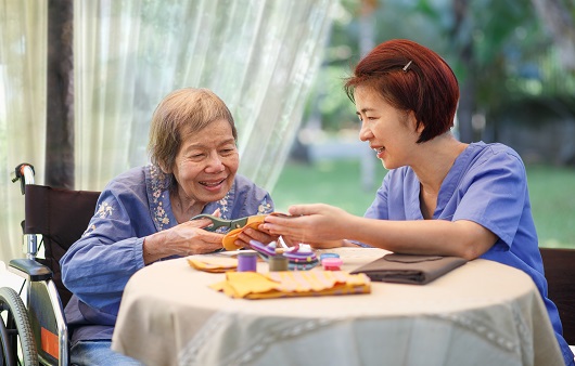 공감과 이해는 노인 치매 예방에 큰 도움을 준다ㅣ출처: 게티 이미지 뱅크