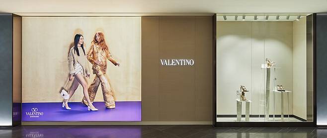 사진제공 :&nbsp;이탈리아 럭셔리 오트 쿠튀르 브랜드 메종 발렌티노(VALENTINO)