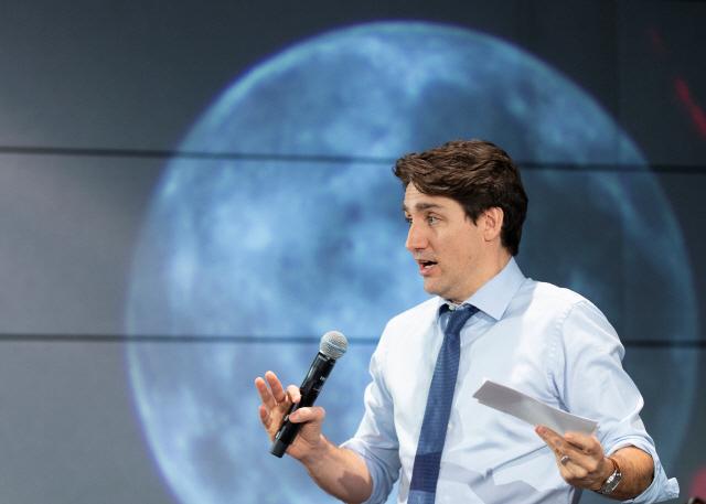 캐나다의 우주전략에 대해 발언하고 있는 쥐스탱 트뤼도 캐나다 총리. 로이터 연합뉴스