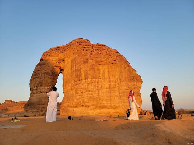 알울라 코끼리 바위.