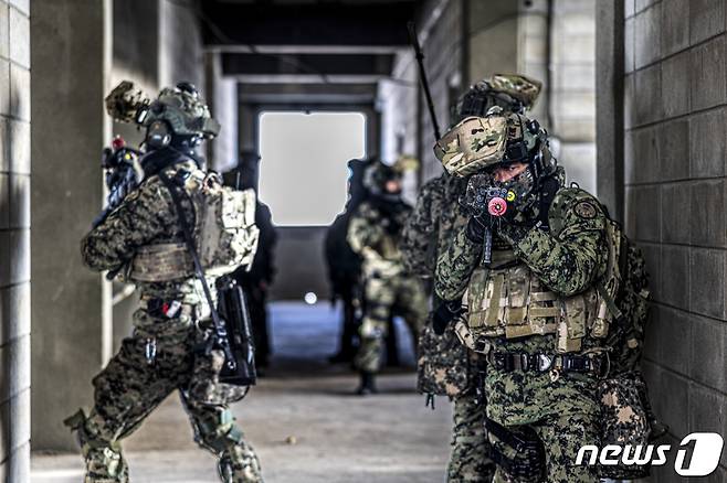 육군 특수전사령부 흑표부대 장병 훈련. (육군 제공) 2023.1.1/뉴스1