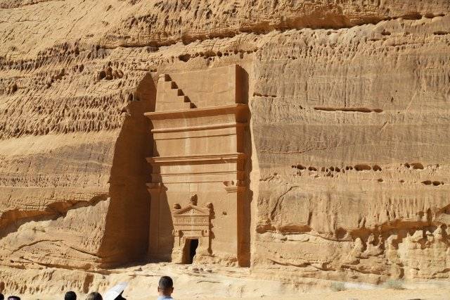 헤그라의 건축물은 상단에 계단 모양으로 장식돼 있다.