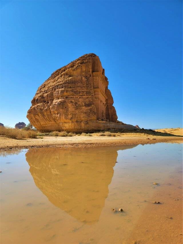 헤그라에는 가끔 비가 내린다. 나바테아인들은 빗물을 활용하는 치수시설에 능했다.