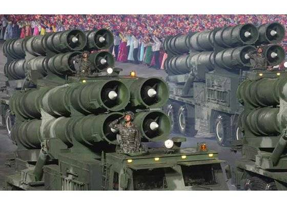 지난해 4월 열병식에 등장한 북한 초대형 방사포 KN-25. 사진=노동신문 캡처