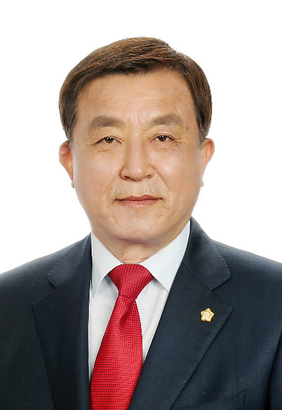 강릉시의회 김기영 의장. 시의회 제공