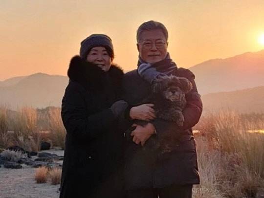 문재인 전 대통령과 김정숙 여사. <문재인 SNS>