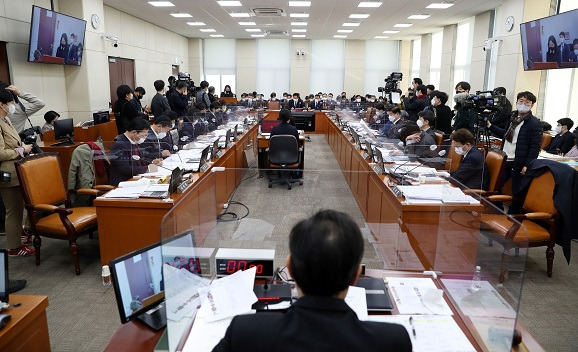 지난달 29일 오전 서울 여의도 국회에서 열린 ‘용산 이태원 참사 진상 규명과 재발 방지를 위한 국정조사 특별위원회’ 전체회의가 열리고 있다. 뉴시스