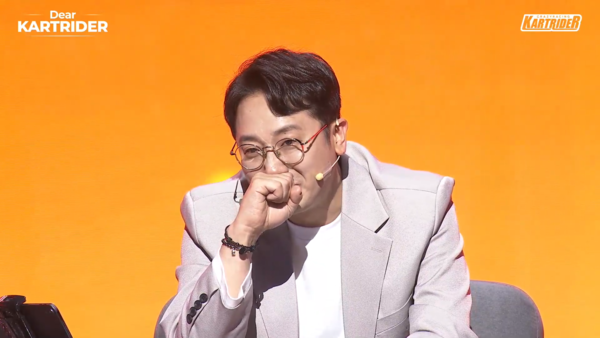 조재윤 디렉터는 결국 눈물을 보였다&nbsp;