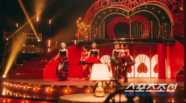 사진 출처=(여자)아이들 'Nxde' Official Music Video