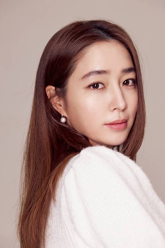 배우 이민정이 영화 '스위치'로 약 11년 만에 스크린에 돌아왔다. /롯데엔터테인먼트 제공