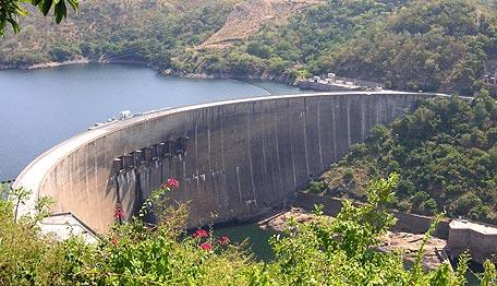 짐바드웨 쪽에서 바라본 카리바댐 [위키피디아 제공. 벤 버드 촬영. 재판매 및 DB 금지]