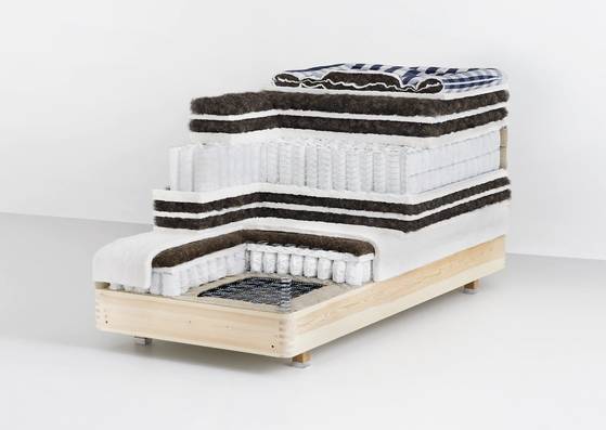 아이유·제니 침대로 입소문난 스웨덴 침대 브랜드 해스텐스의 ‘2000T’ 모델의 매트리스 세부컷. [사진 각 브랜드]