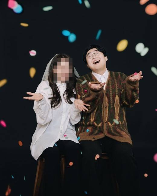 지환이 7일 비연예인 여성과 결혼식을 올린다./사진=지환 SNS