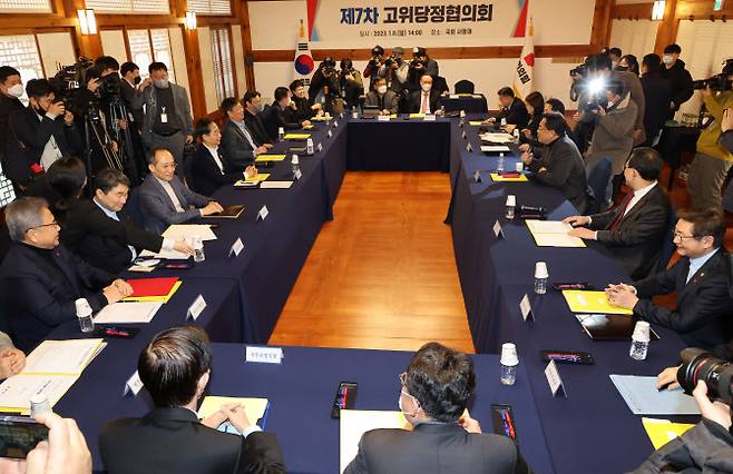 정진석 국민의힘 비상대책위원장이 8일 오후 국회 사랑재에서 열린 고위당정협의회에서 발언하고 있다. 이날 회의에서는 교육부의 지역 맞춤형 교육개혁 추진방안, 2030 부산엑스포 유치 대책 등을 논의했다. (사진=연합뉴스)