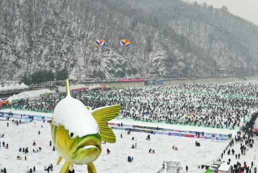 '2023 얼음나라 화천 산천어축제' 개막 / 사진=연합뉴스