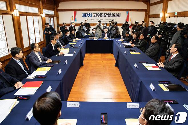 한덕수 국무총리가 8일 서울 여의도 국회 사랑재에서 열린 제7차 고위당정협의회에서 모두 발언을 하고 있다. /사진=뉴스1.