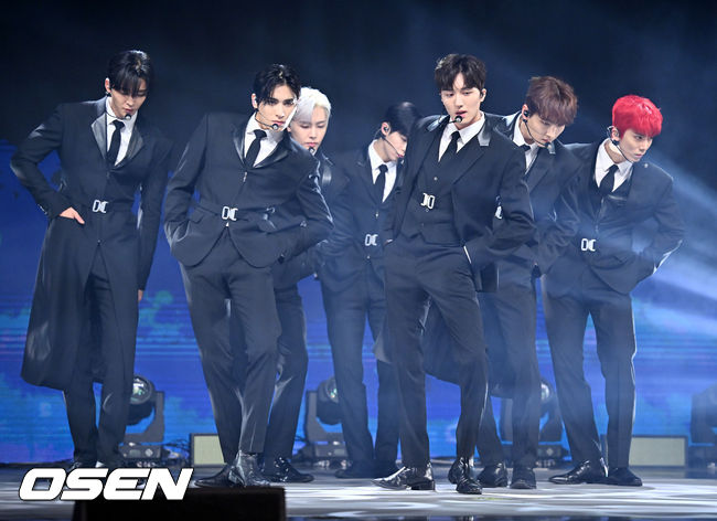 [OSEN=민경훈 기자]SF9이 화려한 컴백 무대를 선보이고 있다. 2022.01.09 /rumi@osen.co.kr