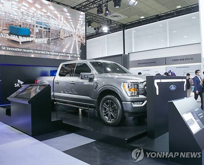 SK온 전기차 배터리 탑재된 미국 포드 F-150 [SK온 제공. DB 및 재판매 금지]