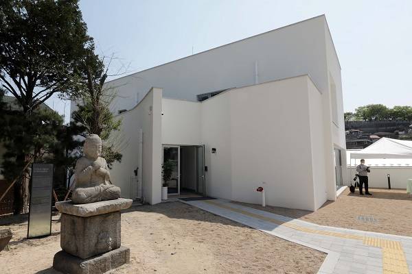 원작의 가치가 변질하는 걸 우려해서인지 간송미술관은 최근 NFT 판매 방식을 변경했다.[사진=뉴시스]