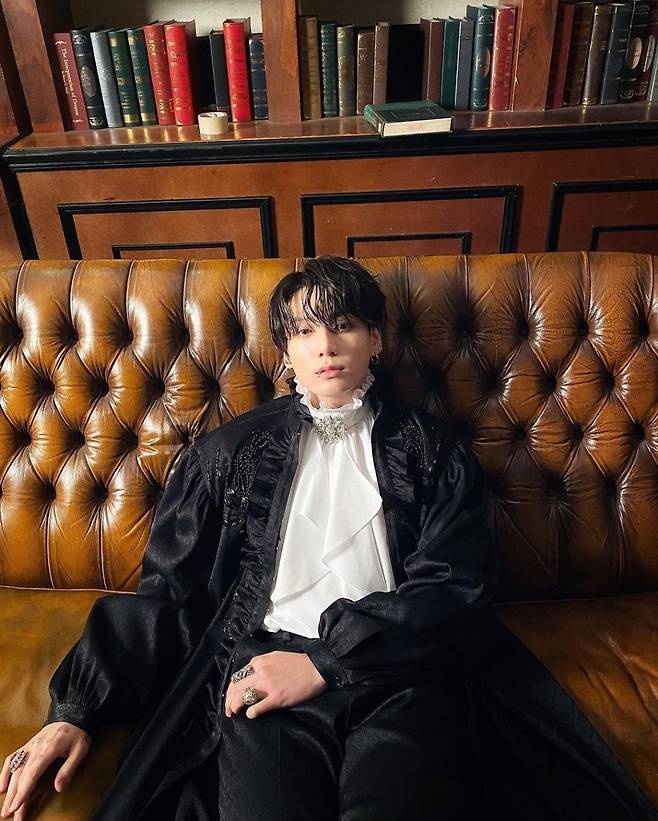 방탄소년단 정국, 2년 연속 '전 세계 가장 잘생긴 남자' 1위