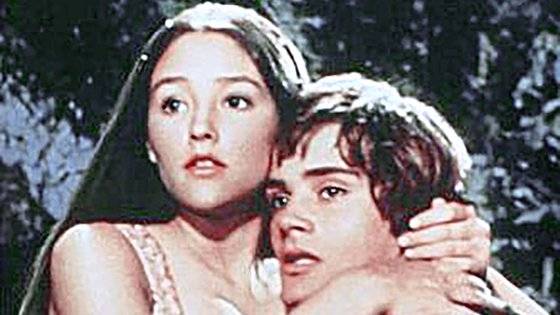 1968년 개봉한 영화 '로미오와 줄리엣' 포스터 모습. 줄리엣을 연기한 올리비아 핫세(왼쪽)와 레너드 와이팅. 당시 둘은 각각 15, 16세였다. 사진 SNS 캡처