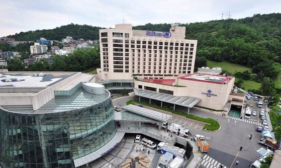 과거 힐튼 호텔 브랜드를 사용했던 당시의 스위스그랜드호텔. 현재는 힐튼과의 계약을 종료했다. [사진 유튜브 캡쳐]