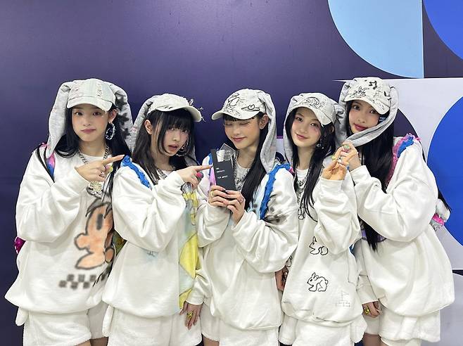 뉴진스, 음악방송 6관왕 "버니즈, 감사해요!"