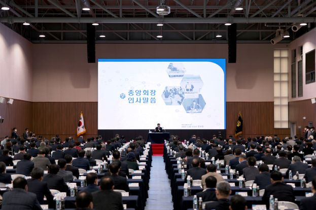 지난해 3월 실시한 ‘농·소형조합 이사장 간담회’에서 김윤식 신협중앙회장이 발언하고 있다. ⓒ신협중앙회