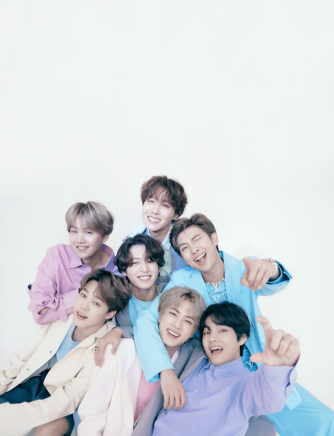 방탄소년단 단체 사진. 루이비통 제공