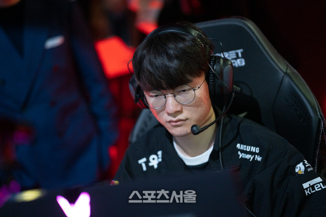 ‘페이커’ 이상혁 18일 롤 파크에서 열린 ‘2023 LCK 스프링’ 개막전 경기를 준비하고 있다.  종로=김민규 기자 kmg@sportsseoul.com