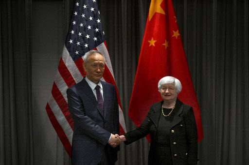류허 중국 부총리(왼쪽)와 재닛 옐런 미국 재무장관(사진=AFP)