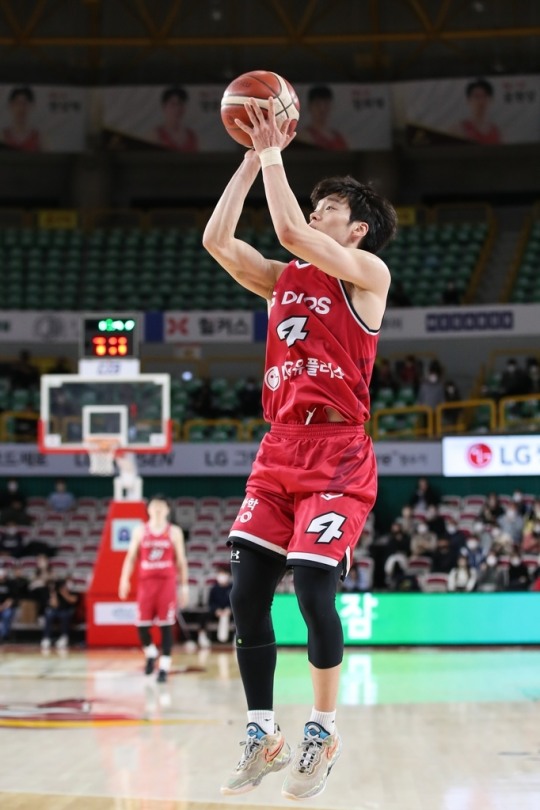 LG 이재도의 슛[KBL 제공]