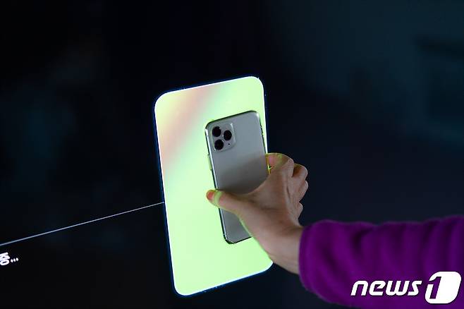 애플TV와 아이폰을 연동한 '색상 균형 조정' 기능. 2023.1.22/뉴스1 ⓒ News1 이기범 기자