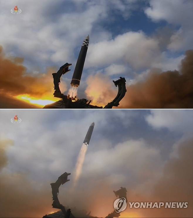 조선중앙TV가 공개한 화성-17형 발사 장면 (서울=연합뉴스) 북한이 지난 18일 김정은 국무위원장의 지도 아래 신형의 대륙간탄도미사일 화성-17형을 시험 발사했다고 밝혔다. 사진은 화성-17형 발사 장면.  [조선중앙TV 화면] 2022.11.19 
    [국내에서만 사용가능. 재배포 금지. For Use Only in the Republic of Korea. No Redistribution] nkphoto@yna.co.kr