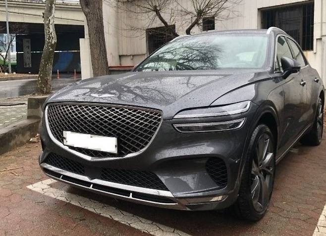 온라인 커뮤니티에 올라온 제네시스GV70 모델.[출처 : 네이버 카페 그랜저오너스클럽]