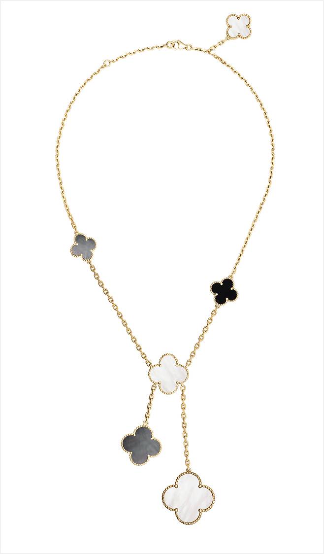 사진 : 반클리프 아펠(Van Cleef & Arpels), MAGIC ALHAMBRA 6-MOTIF NECKLACE, YELLOW GOLD, WHITE MOTHER-OF-PEARL, GREY MOTHER-OF-PEARL, ONYX_615862