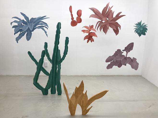 성다솜, 식물 공동체 Plant community, 2022, formax, urethane, 400×300cm