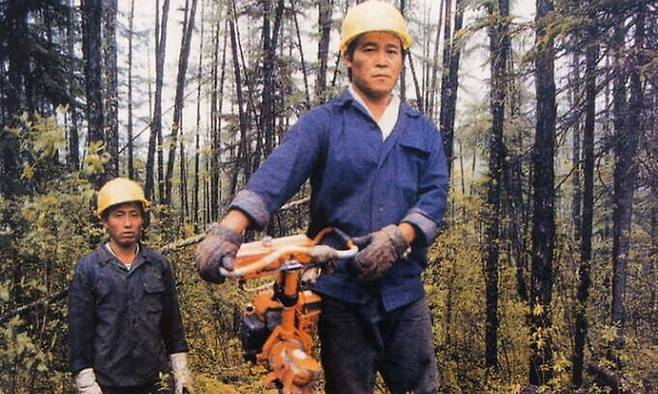2000년대 초반 러시아 시베리아 벌목장의 북한 노동자들. 세계일보 자료사진