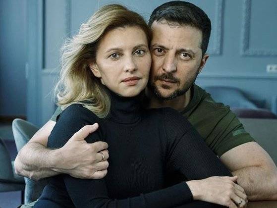 볼로디미르 젤렌스키 우크라이나 대통령 부부가 패션지 보그와 촬영한 화보를 27일 공개한 후, 전쟁 현장에서 화보를 찍은 것에 대해 논란이 빚어졌다. 보그 인스타그램 캡처