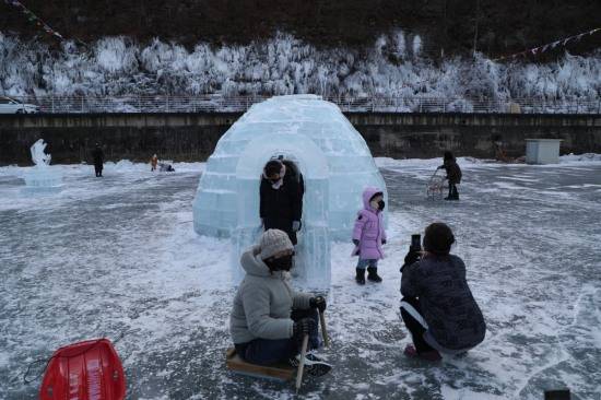 엄마와 함께 기념촬영(안동시 제공)