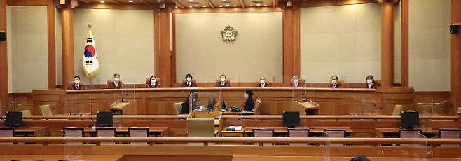 지난 7월 21일 오후 서울 종로구 헌법재판소 대심판정 모습. 7월 심판사건 선고에 참석한 헌법재판관들.(사진=뉴스1)